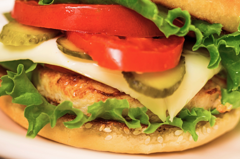 Easy Caprese Chicken Burger – Fresh, Cheesy, and Ready in 30 Minutes
